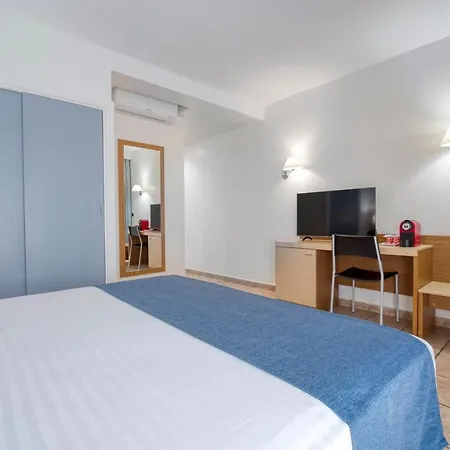 Hotel Hospedium Abril 3*