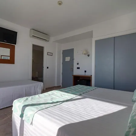 Hospedium Abril Hotel 3*